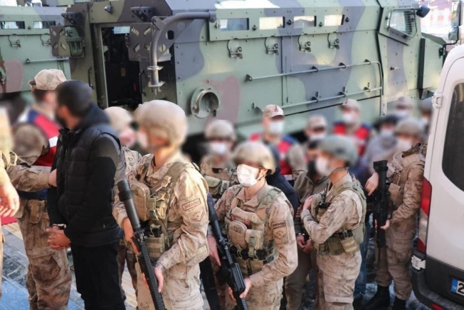 Diyarbakır'da uyuşturucu operasyonu: 31 gözaltı